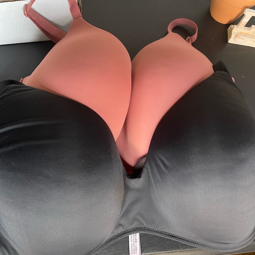 2 victoria secret bras